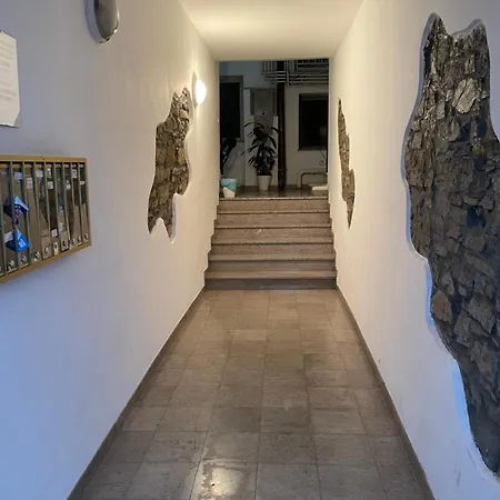 Mia 2 * ترييستي